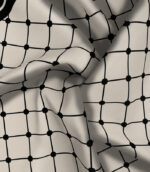 روسری زمینه سفید و مشکی طرح مشبک - Image 4